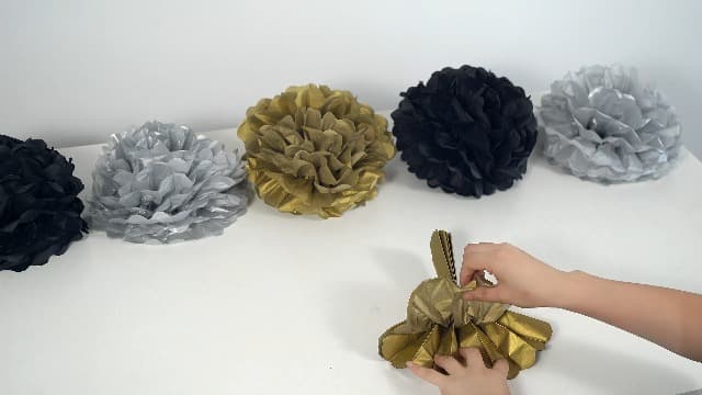 Zirtorei 60th Birthday Decorations for Men, 21pcs Vintage 1965 Banner Party Supplies, Black Gold 60 Year Old Birthday Backdrop, 60 Birthday Honeycomb Centerpiece Hanging Swirls Balloon Sash Gifts