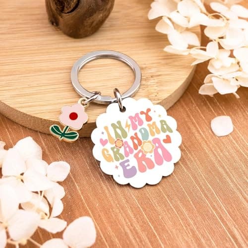 New Grandma Gifts First Time Grandma Gift for Grandmas Keychain Best Grandmas Gift Ideas Grandmother Keepsake Jewelry Gifts for New Baby Christmas Birthday Present for Her