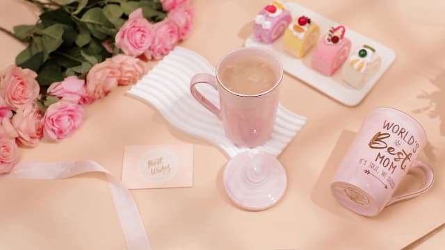Unique Marble Gold Print Coffee Cup with Lid, Spoon, Greeting Card, Happy Moms Mothers Day Gifts Idea, Luxury Gift Boxed Set Birthday Gifts for Mom from Daughter Son, 14oz Funny Best Mom Mug, Pink B09Z7KFN1Y