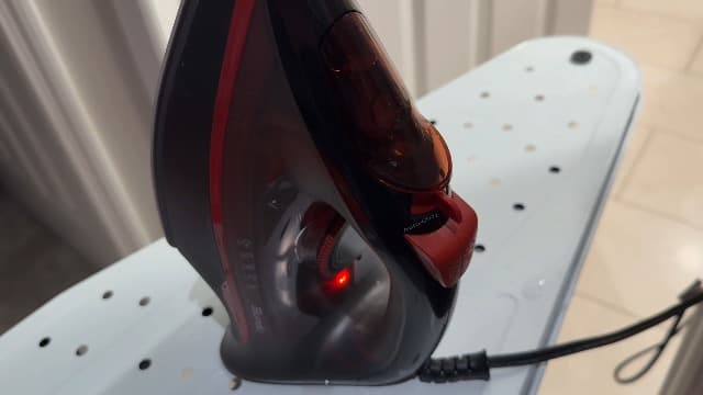 Sundu Mini Travel Iron with Steam,1000W Portable Non-Stick Soleplate Steam Samll Iron for Quilting & Sewing,300 Microsteam Holes,90ml water tank,lockable safety base,Digital Temperature Control-Silver