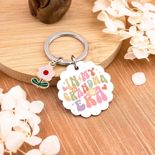 New Grandma Gifts First Time Grandma Gift for Grandmas Keychain Best Grandmas Gift Ideas Grandmother Keepsake Jewelry Gifts for New Baby Christmas Birthday Present for Her