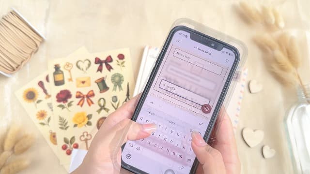 Fill in the Blank Book for Boyfriend Girlfriend, Personalized Anniversary, Christmas and Birthday Gifts for Men Women What I Love About You Book for Couples - Valentines Day Gifts for Him, Her