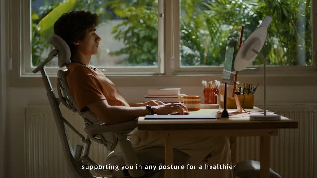 LiberNovo Dynamic Ergonomic Desk Chair + StepSync Footrest Bundle - Comfy Home Office Chair with Adaptive Lumbar Support, 160° Recline & Built-in Spine Stretch, Black+48cm