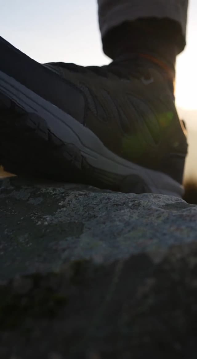 CIVHOM Men Breathable Outdoor Hiking Shoes, Comfortable Trekking Trail Sneakers for Walking & Adventures