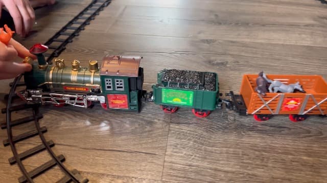Electric Train Set for Kids Ages 4-8 | Train Set for Kids Ages 4-8 | Battery Powered Trains Sets with Lights & Sounds, Steam Locomotive Engine, Horses & Tracks - Classic Railway Toy Gift
