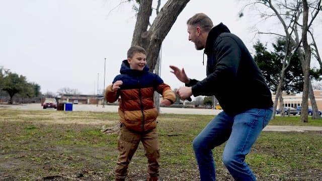 Threeking RC Stunt Cars Remote Control Car Double-Sided Driving 360-degree Flips Rotating Car Toy, Green