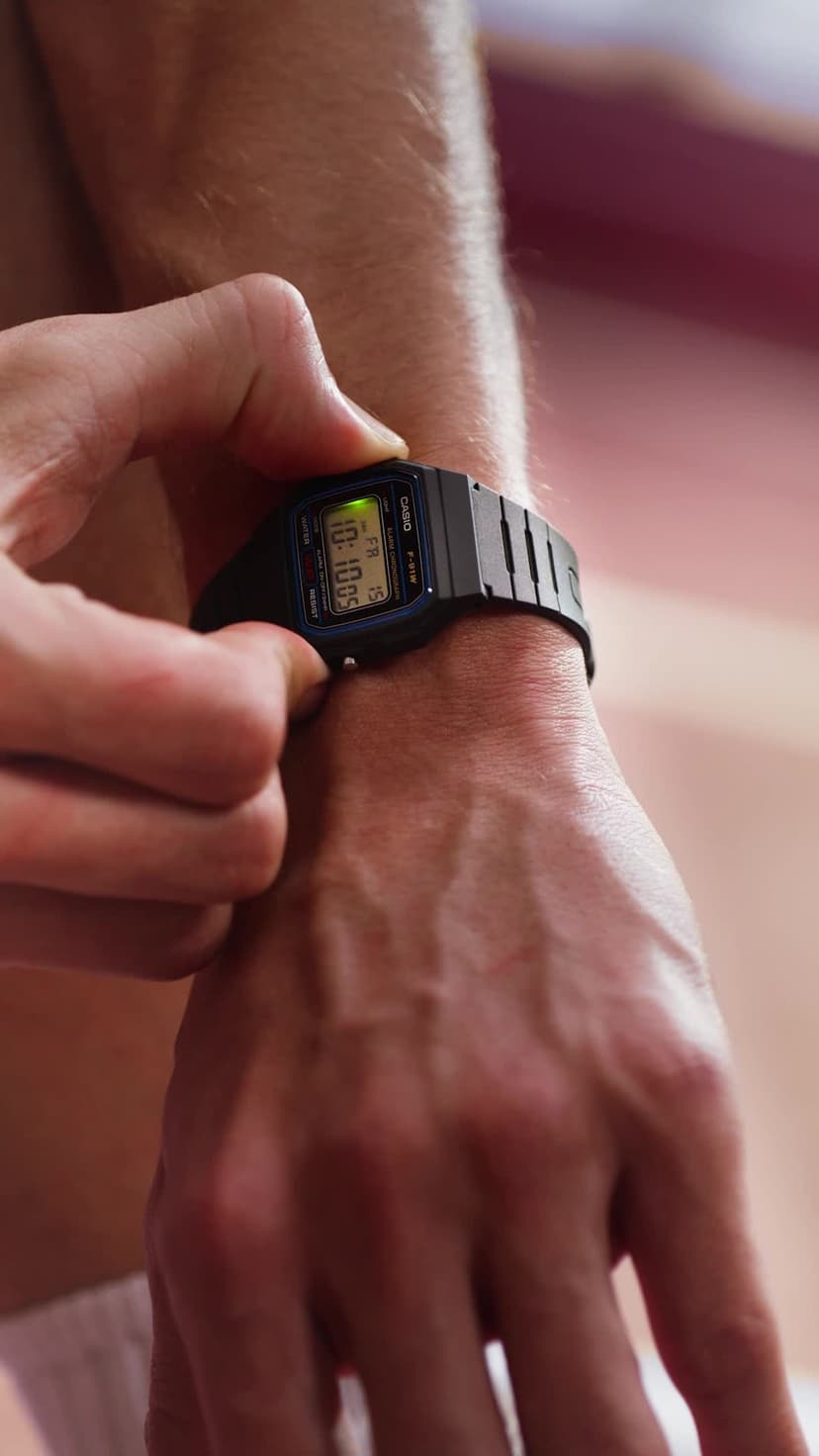 Casio F91W Series | Digital Watch | Water Resistant | LED Light | 1/100 SEC Stopwatch | Regular Time Keeping (HR, Min, SEC, PM, Date, Day) | Daily Alarm | Lightweight | 7 Year Battery