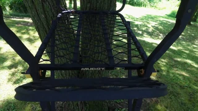 MUDDY 1-Person Huntsman Deluxe Steel Ladder Tree Stand, 17 ft Tall, 300 lb Capacity - Heavy-Duty Hunting Treestand with Lumbar Support Seat, Flip-Back Adjustable Shooting Rail & Silencer Technology