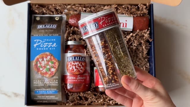 DeLallo Gourmet Pizza Kit Gift Basket, Includes Full-Sized Dough Kit, Tomato Sauce, Pepperoni Stick, and Premium Toppings, Italian Gift Basket for Pizza Lovers