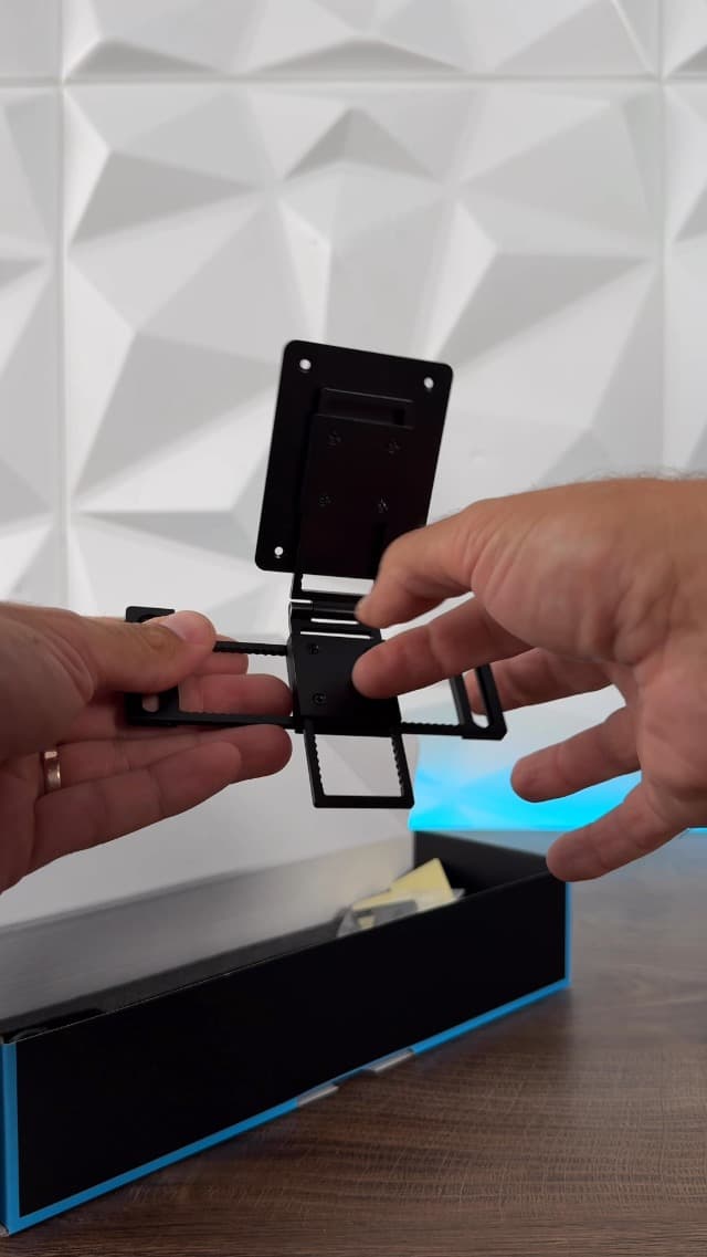 Lian Li 8.8" Universal Screen for PC - Adjustable Mounting for Any Computer Setup - Customizable ARGB Frame - PC Temperature Display Panel - LCD Screen Disply - Mini Monitor - SM088W (US88 v1 White)