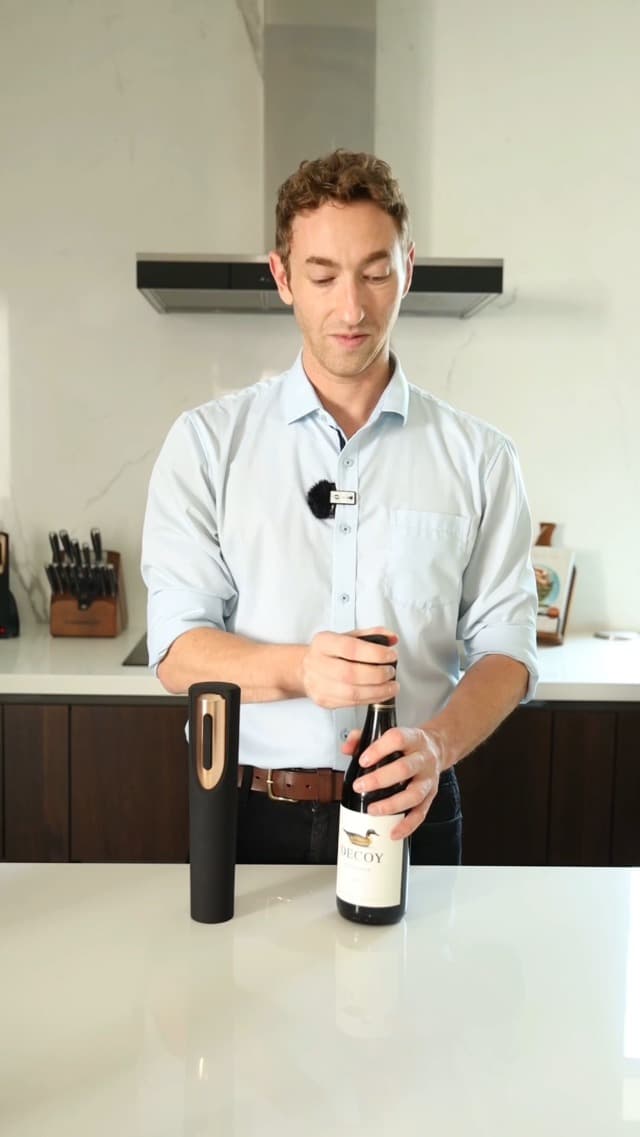 Electric Wine Opener Battery Operated with Stand and Built-in Foil Cutter - Automatic Wine Opener - Electric Corkscrew for Easy Cork Removal - Best Gift for Wine Lover (White & Rose Gold)