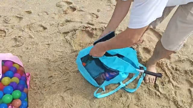 Beach toy bag，mesh backpack for beach,Beach Must Haves Sand Box Toys Seashell Bags，Waterproof Swim Mesh Beach Bag (1, Pink)