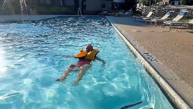 VOGUCCLO Automatic/Manual Inflatable Life Jacket| Inflatable PFD Kayak Vest Adult| Life Vest for Adults| Outdoor Water Sports| Supports up to 330 lbs|33g of Carbon Dioxide Cylinder