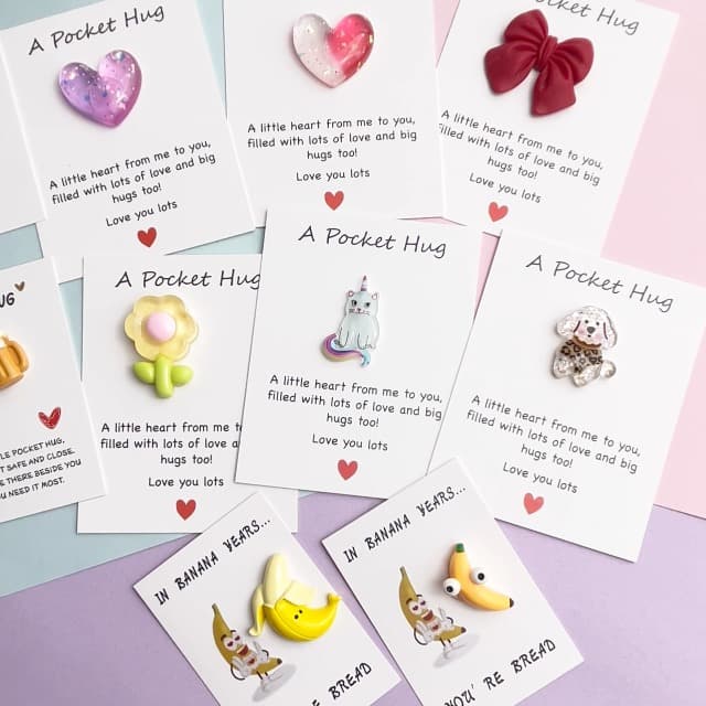 Pocket Hug 10 Sets, DIY Cute Mini Encouragement Gifts with Cute Resin Tokens Inspirational Thinking of You Keepsake Long Distance Friendship Appreciation Gifts for Friends Family Coworkers B0F1SNXLSH