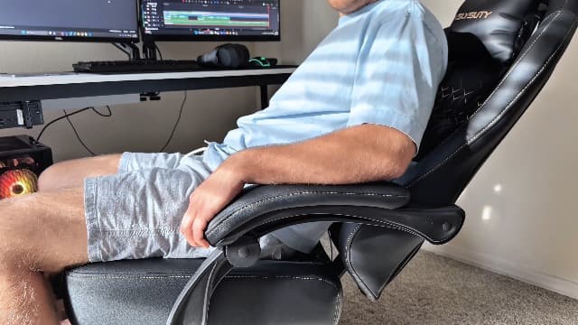 Gaming Chair Breathable Leather with Pocket Spring Cushion, Wide and High Ergonomic Office Chair with Headrest, Computer Gaming Chair with Footrest for Adult and Teen (Beige Leather)
