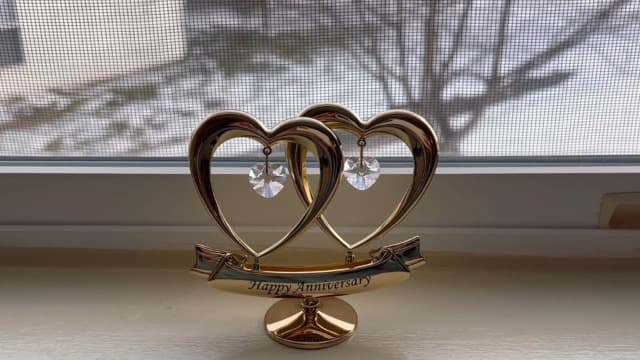 Matashi 24K Gold Plated "Happy Anniversary" Double Heart Table Top Ornament With Red-Cut Crystals