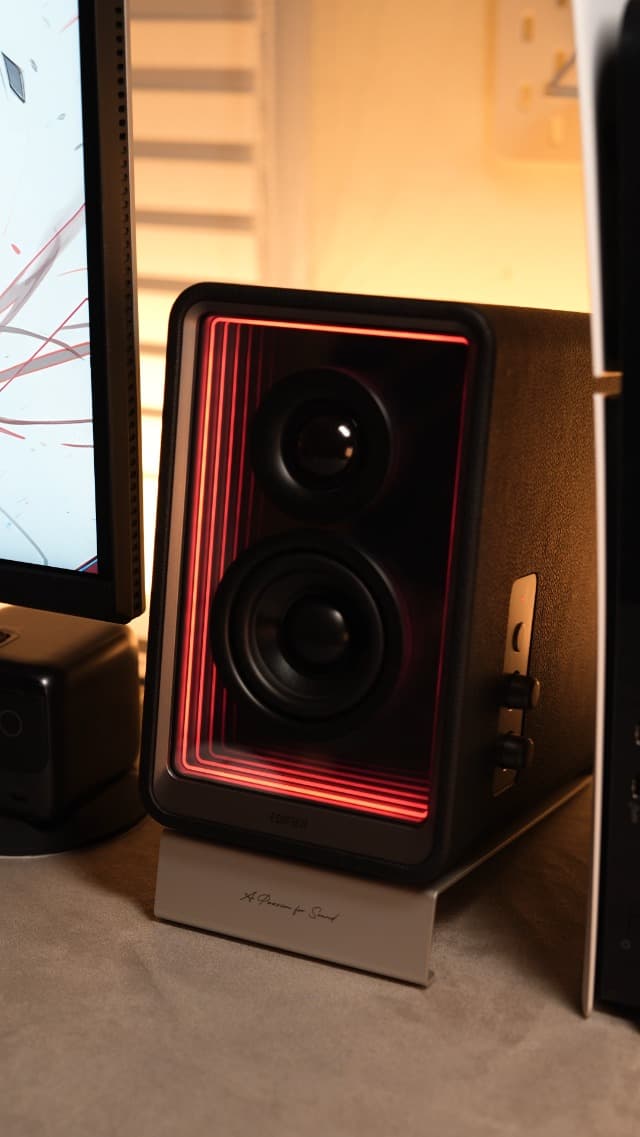 Edifier QR65 Desktop Active Monitor with 2.75" Long-Throw Aluminum Diaphragm mid-Low Drivers, Hi-Res Audio, Brilliant Light Effects, 70W Output Power Bluetooth Speakers with Stands - White