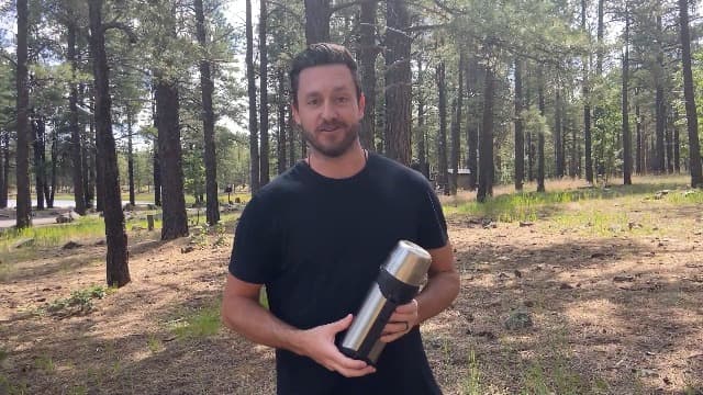 HoneyBee 41 Ounce,Vacuum Insulated Bottle,Coffee Thermos,Thermos for Hot Drinks. Twist and Pour TopThermos & Cleaning Brush. Commute, Travel, and Picnic Friendly Portable.Bpa-Free .（Silver）