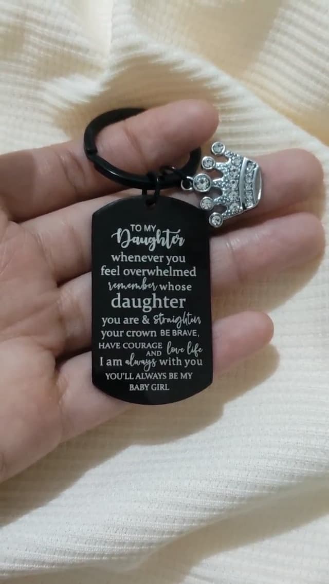 Daughter Gifts From Mom Dad To My Badass Daughter Keychain Valentines Day Gifts for Daughters Birthday Gift For Step Daughters Her From Mother Father Mothers Day