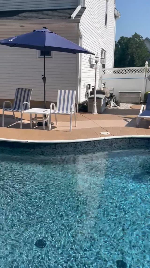 PURPLE LEAF Patio Chaise Lounge Chair Set of 3 Outside Aluminum Plastic Stackable Tanning Chairs with Armrests and Side Table for Pool Sunbathing Beach Deck Outdoor Lounger, Navy Blue