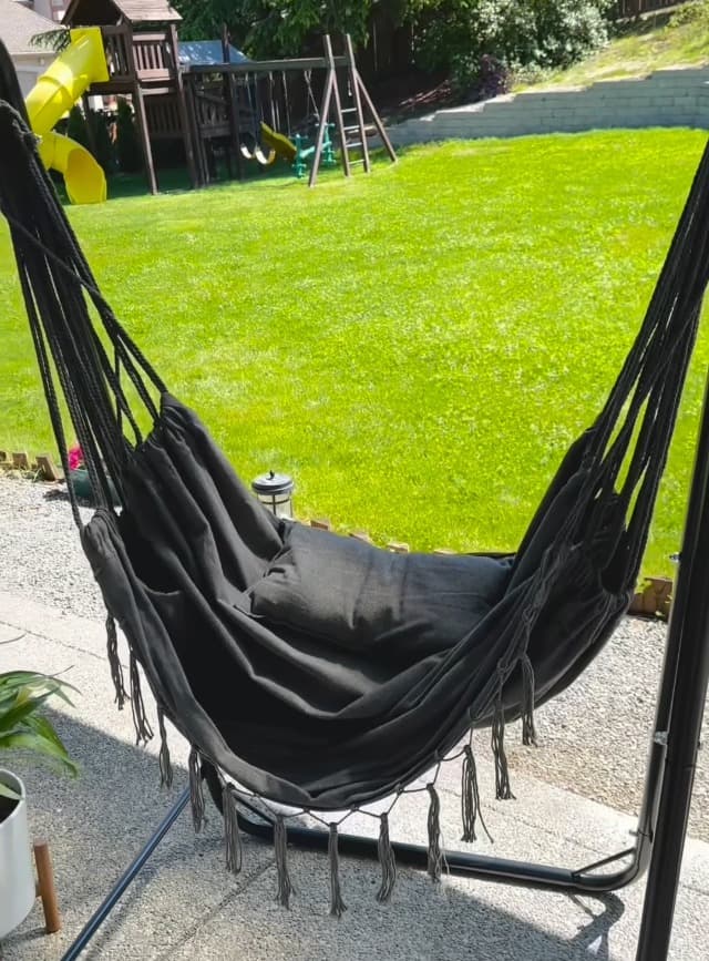 Unique U-Shaped Hammock Chair with Stand,Sturdy & Rust-Resistant,Free Gray Cotton Hammock Chair