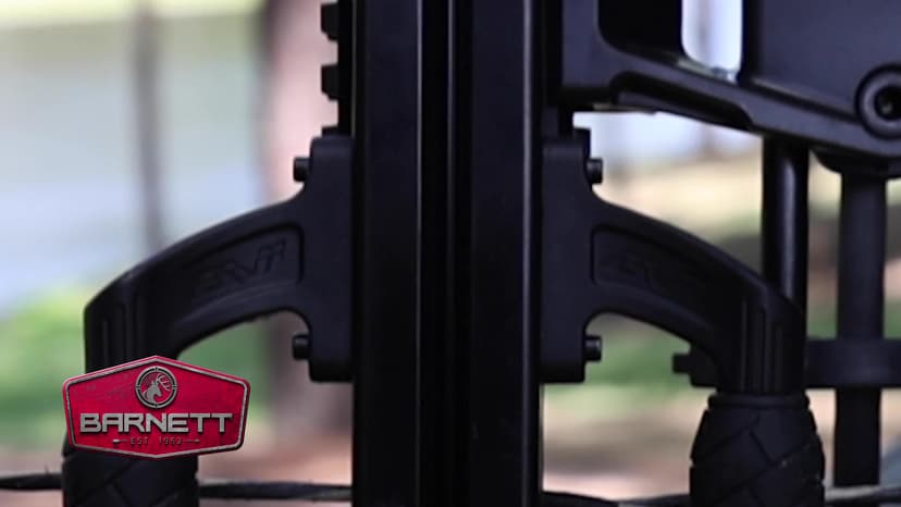 Barnett Whitetail Hunter Crossbow, with 4x32mm Multi-Reticle Scope, 2 Arrows, Lightweight Quiver
