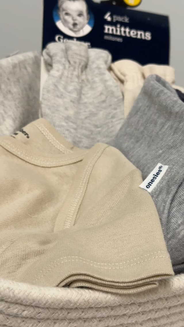 Gerber baby-girls 4 Pack Sleep N' Play Footie