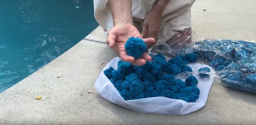 WLLEYAY 4 lbs Pool Filter Balls, New Upgrade Efficient Swimming Pool Filter Sand Alternative, Reusable Eco-Friendly Blue Filter Media Balls, Replace 150 lbs Filter Sand, Lasts for Several Seasons
