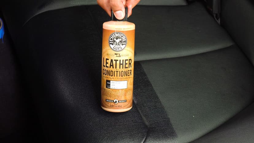 Chemical Guys Leather Cleaner and Conditioner Kit - 2 Bottles (4 oz Each), Car Cleaner and Conditioner, Safely Cleans & Conditions Leather Car Interiors, Furniture, Shoes, Boots, Bags, Apparel & More