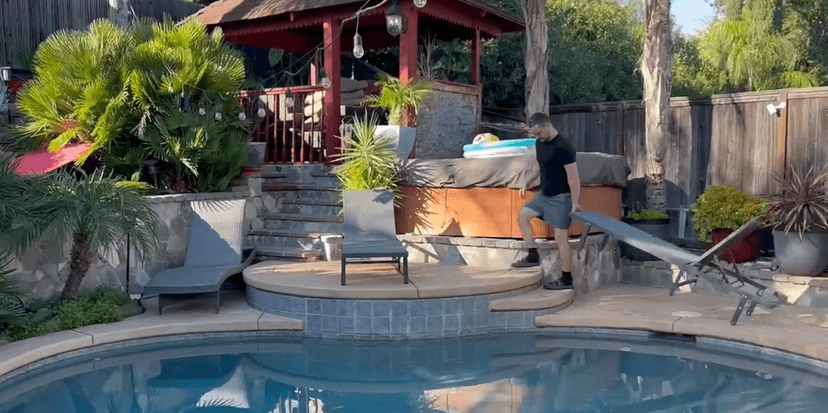 Lounge Chair Outdoor with Wheels, Aluminum Chaise Lounge Outdoor Chair with 5 Adjustable Backrest - Easy to Move- Pool Lounge Chairs for Patio, Poolside, Darkgray