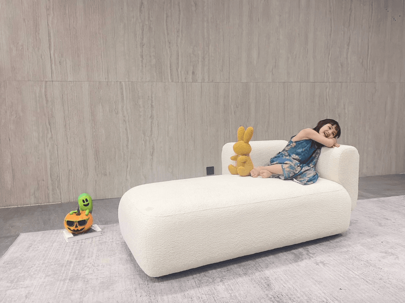 Upholstered Chaise Lounge Indoor for Living Room Bedroom Office Chaise Lounge Sofa：Boucle Fabric Modern Leisure Sofa Recliner Chair Sleeper Indoor (Boucle Cream)