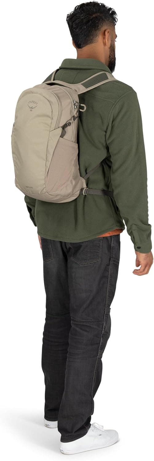 Osprey Daylite Commuter Backpack - Lightweight Everyday Bag with Laptop Sleeve, Bottle Pockets