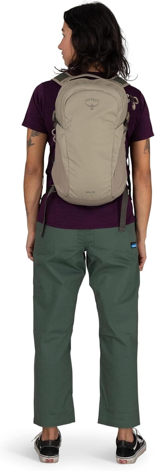 Osprey Daylite Commuter Backpack - Lightweight Everyday Bag with Laptop Sleeve, Bottle Pockets