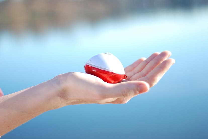 Reelsonar iBobber portable wireless bluetooth fish finder depth finder with depth range of 135 feet 10+ hrs battery life with IOS & Android App Wireless and Watch App