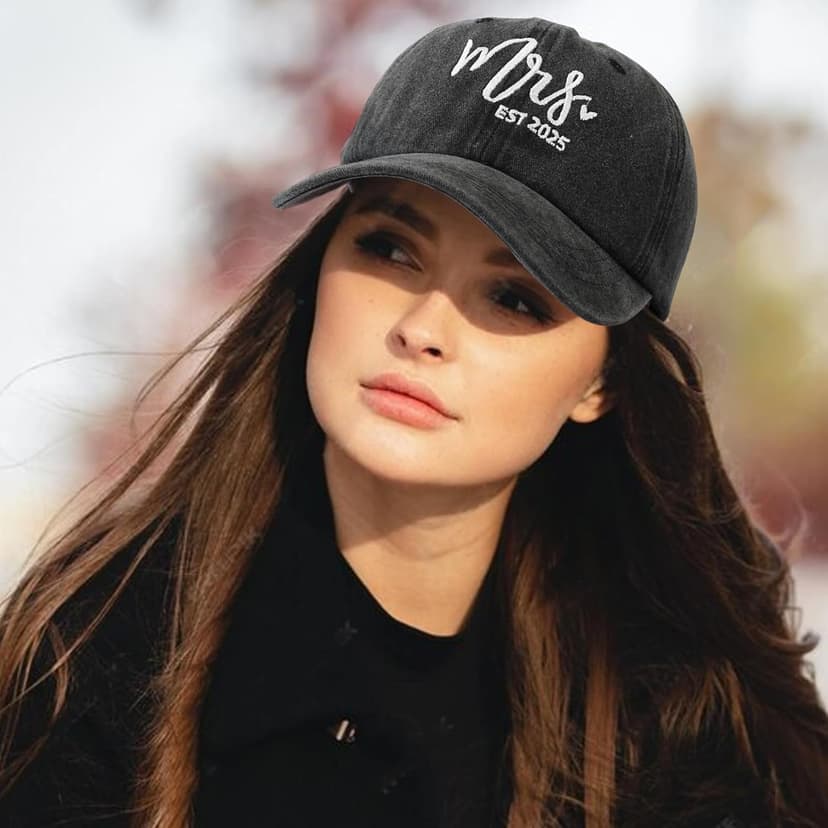 Mr and Mrs Hats for Wedding Gifts, Engagement Anniversary Honeymoon Gifts for Newlyweds Couples Baseball Cap