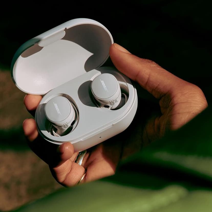 Bose QuietComfort Earbuds - True Wireless Bluetooth Earbuds with Active Noise Cancellation and Mic, USB-C Charging, IPX4 Rating, Up to 8.5 Hours of Playtime, White
