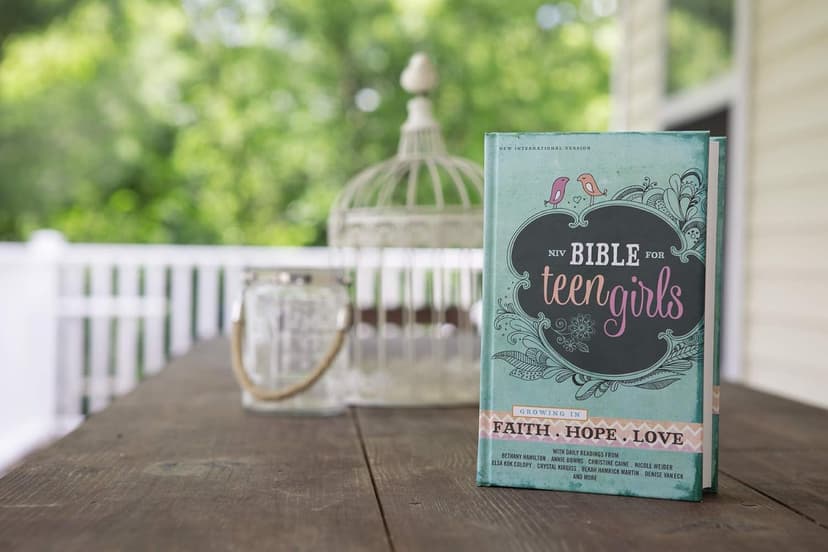 NIV, Bible for Teen Girls, Hardcover: Growing in Faith, Hope, and Love – The Perfect Christian Faith Gift for Your Teenage Girl, Age 13-18 0310749697
