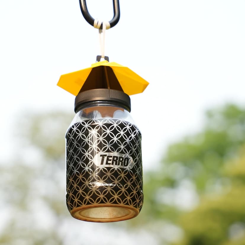 TERRO Outdoor Yellow Jacket Trap with Bait - Easy to Use - T362 - No Chemical Insecticides - Effective Yellowjacket Trap - Includes Bait