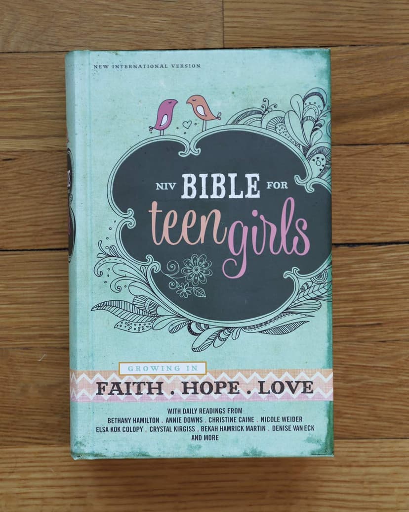 NIV, Bible for Teen Girls, Hardcover: Growing in Faith, Hope, and Love – The Perfect Christian Faith Gift for Your Teenage Girl, Age 13-18 0310749697