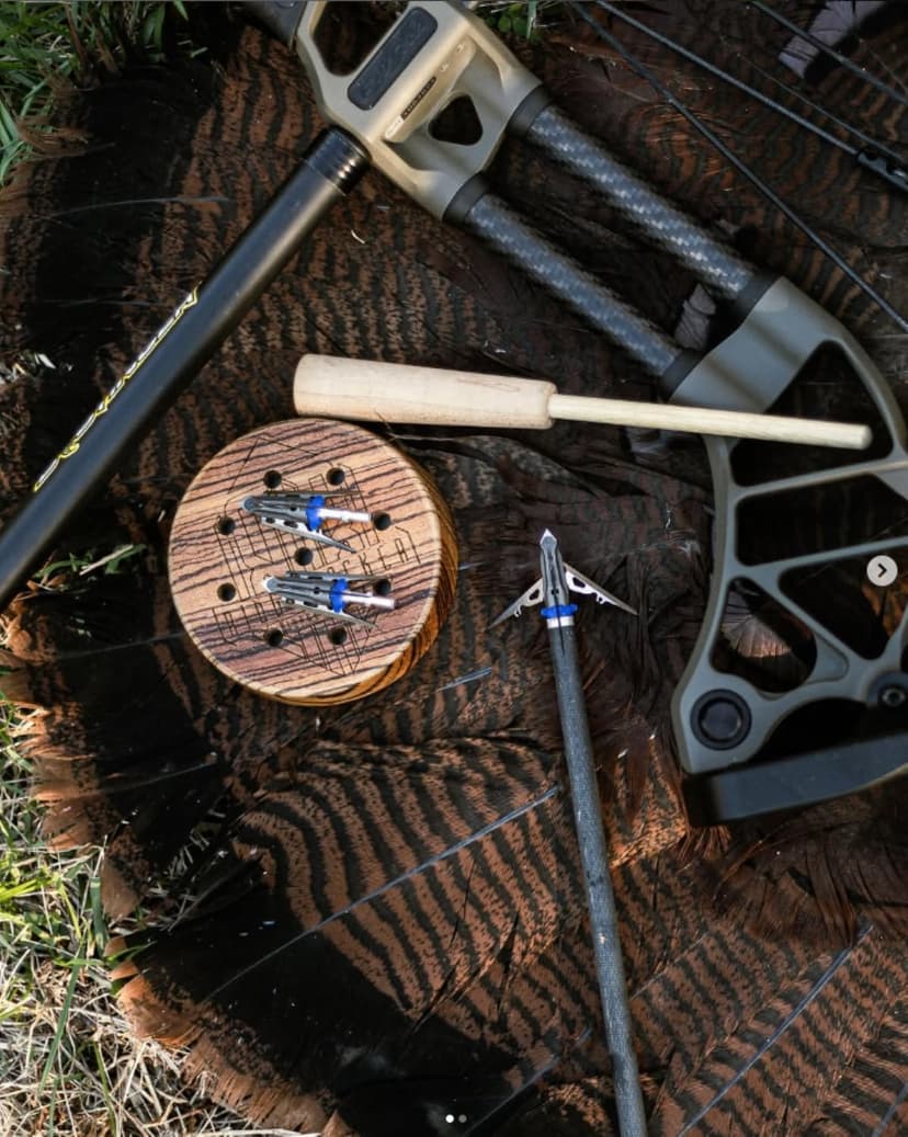 G5 Megameat 3-Blade Expandable Broadheads | 3-Pack | 100/125 Grains | Razor Sharp 2" Cutting Diameter Mechanical Blades | Screw in | Compound & Recurve Compatible | 1 BMP Practice Tip Included