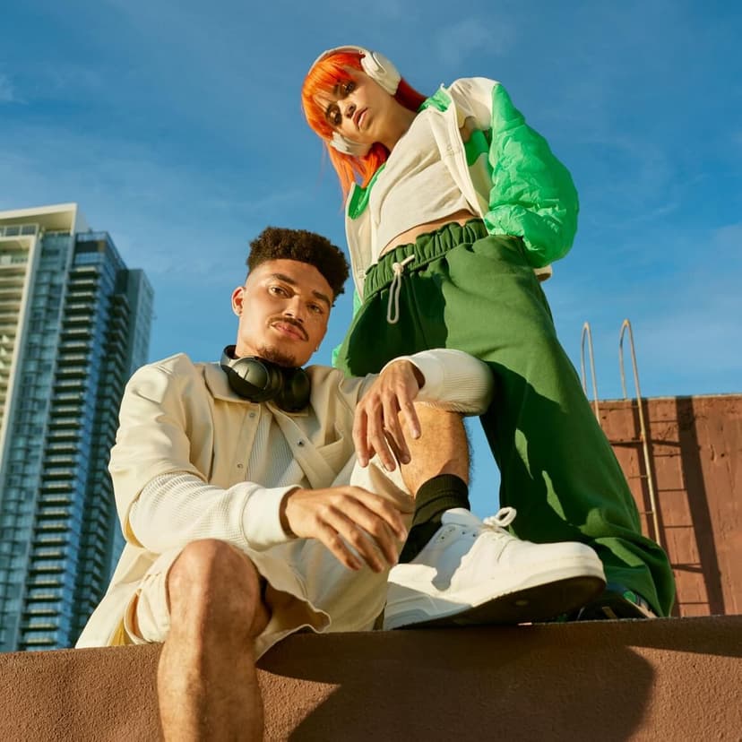 Bose QuietComfort Wireless Noise Cancelling Headphones, Bluetooth Over Ear Headphones with Up to 24 Hours of Battery Life, Black (Renewed)