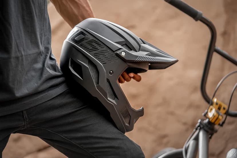 Mongoose Title Full Face Helmet