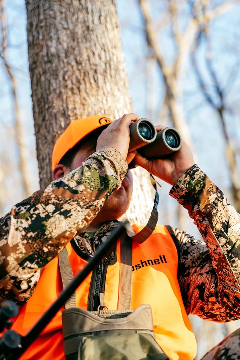 Bushnell R3 Binoculars with Vault Lite Bino Chest Harness, HD Optical System, Fully Multi-Coated Lenses, EXO Barrier, IPX7 Waterproof - Binoculars for Bird Watching and Wildlife Observation