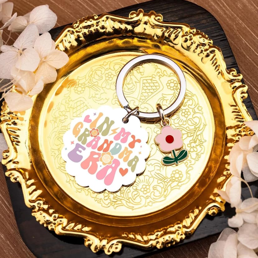 New Grandma Gifts First Time Grandma Gift for Grandmas Keychain Best Grandmas Gift Ideas Grandmother Keepsake Jewelry Gifts for New Baby Christmas Birthday Present for Her