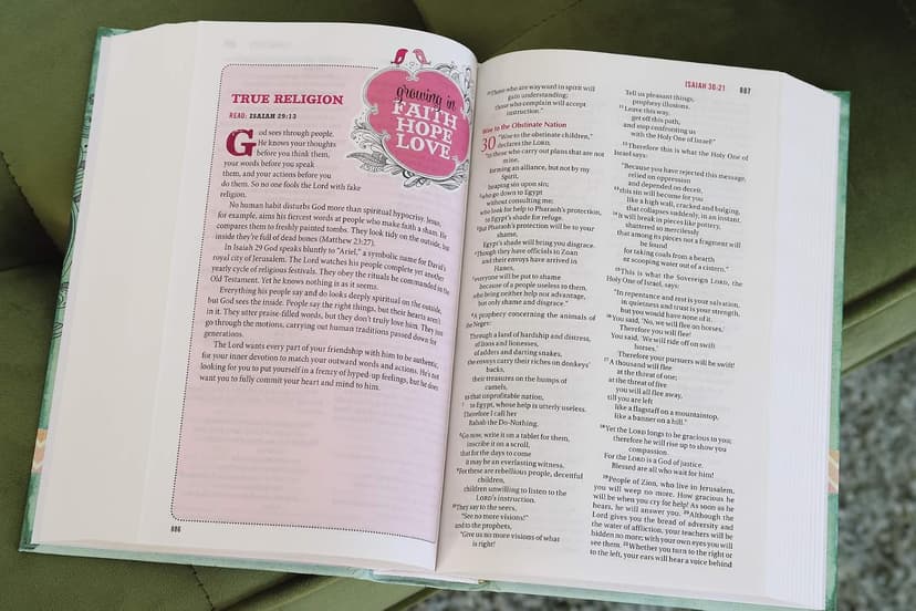 NIV, Bible for Teen Girls, Hardcover: Growing in Faith, Hope, and Love – The Perfect Christian Faith Gift for Your Teenage Girl, Age 13-18 0310749697