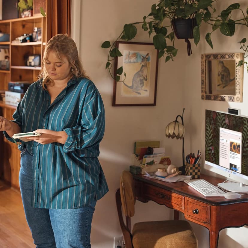 HP 27 inch All-in-One Desktop PC, FHD Display, AMD Ryzen 7 7730U, 32 GB RAM, 1 TB SSD, AMD Radeon Graphics, Windows 11 Home, 27-cr0012 (2024)