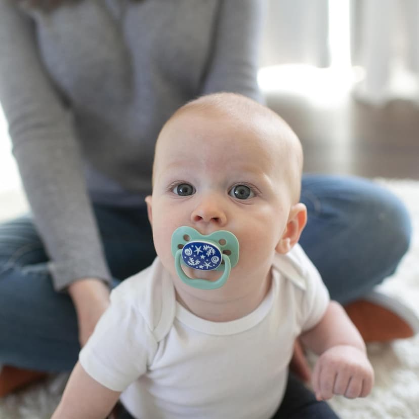 Dr. Brown's Advantage Glow-in-The-Dark Baby Pacifier, Fully Symmetrical Soother with Soft Silicone Bulb, Blue Ocean, 0-6m, BPA Free, 2 Pack