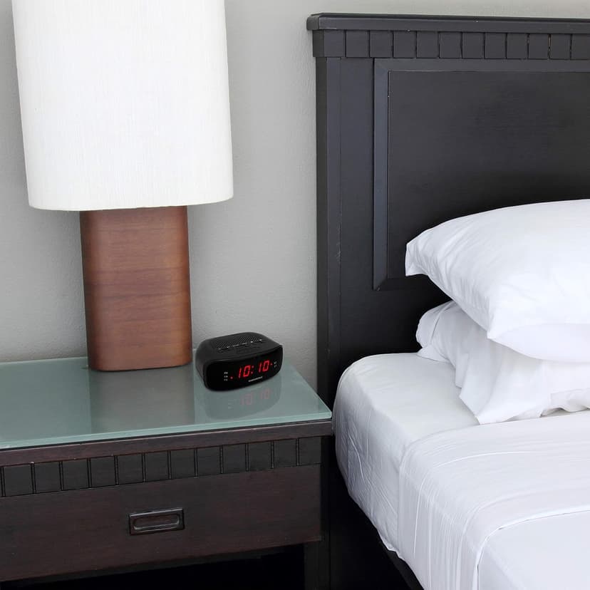 Magnasonic Digital AM/FM Clock Radio with Battery Backup, Dual Alarm, Sleep & Snooze Functions, Display Dimming Option (EAAC200)