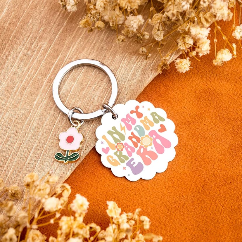 New Grandma Gifts First Time Grandma Gift for Grandmas Keychain Best Grandmas Gift Ideas Grandmother Keepsake Jewelry Gifts for New Baby Christmas Birthday Present for Her