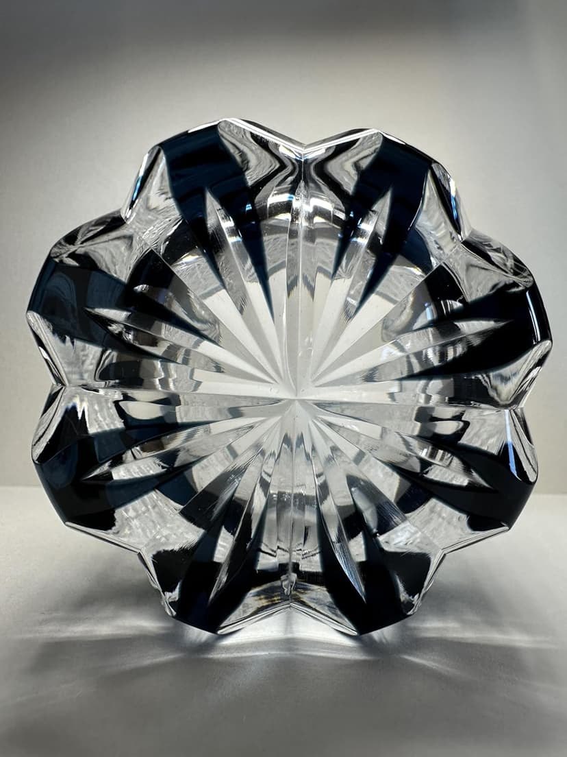 Edo Kiriko Whiskey Glass – Elegant Japanese Style Deep Blue Glass with Chrysanthemum & Flame Motif, Hand-Cut Spirits Tumbler for Whiskey & Cocktails